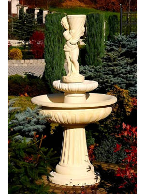 Fontanna Ogrodowa Porto Carello 2 F042 - 174cm w kolorze Ecrue w ogrodzie o jesiennych barwach