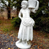 Figura Dziewczyna z koszem na ramieniu 111cm