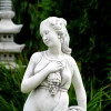 Figura Kobieta z gronami 140cm