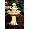Fontanna Porto 1 F048 - 138cm w ogrodzie w kolorze Ecrue