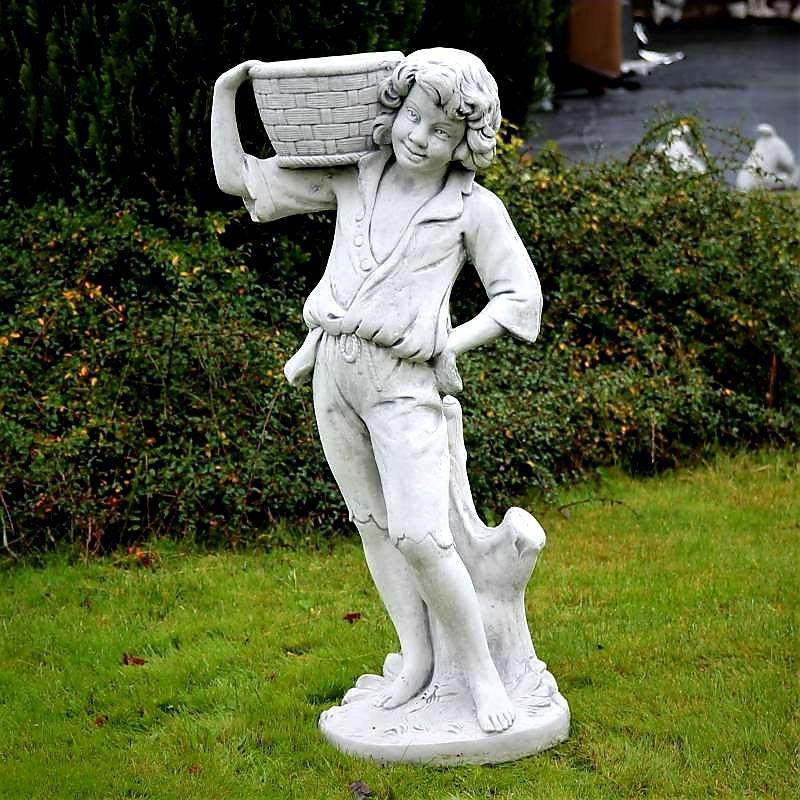 Chłopak z koszem na ramieniu 111cm