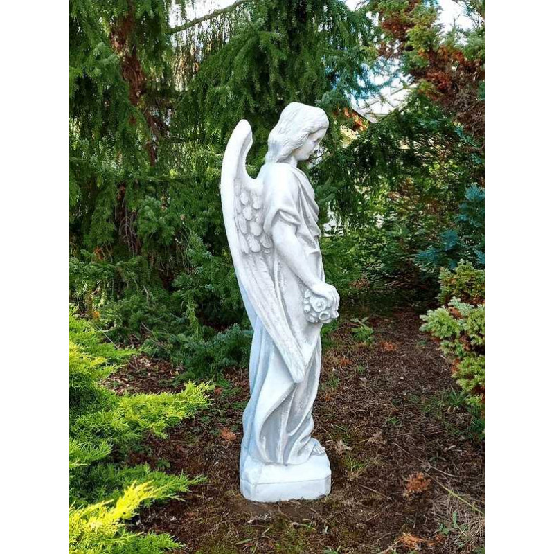 Figura Anielica z bukietem kwiatów 104cm