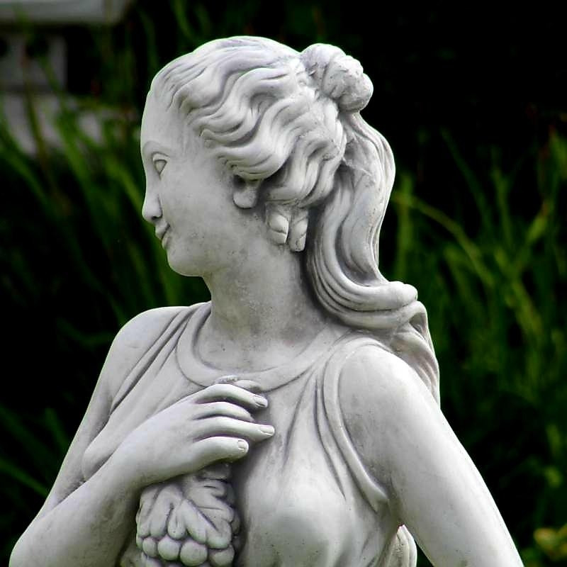 Figura Kobieta z gronami 140cm
