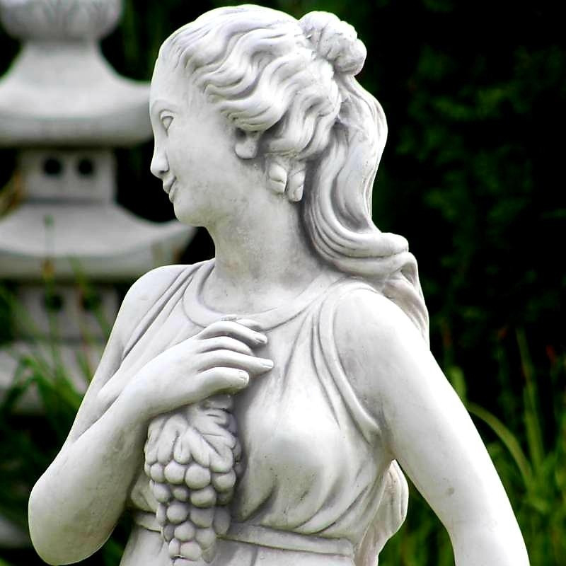 Figura Kobieta z gronami 140cm