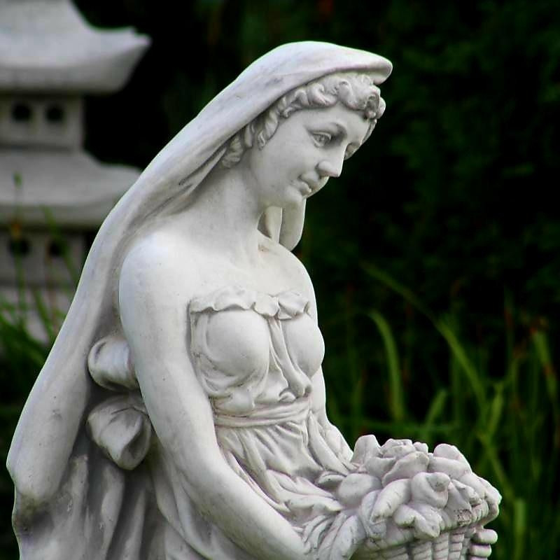 Figura Kobieta z Koszem Owoców 117cm