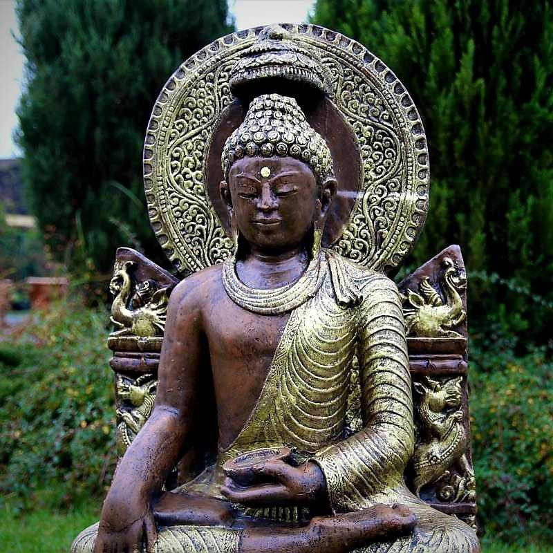 Figura Złoty Budda Phra Phuttha w Wat na tronie 94cm