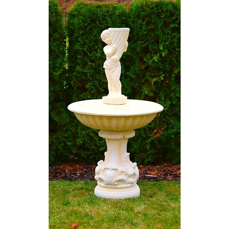 Fontanna Fresco Carello F128 - 167cm w ogrodzie na zielonej trawie