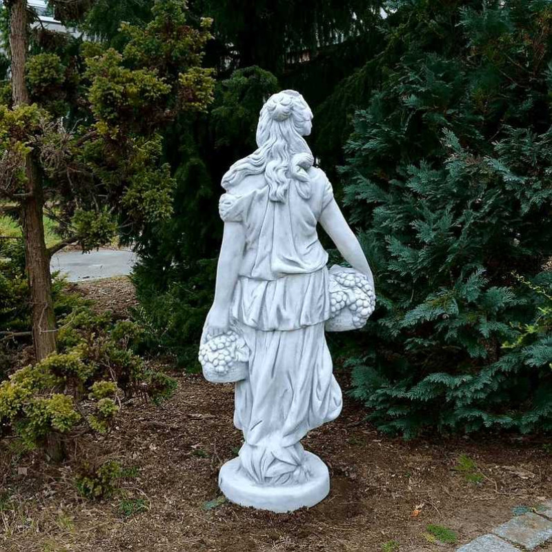 Rzeźba Kobieta z koszami winogron 153cm
