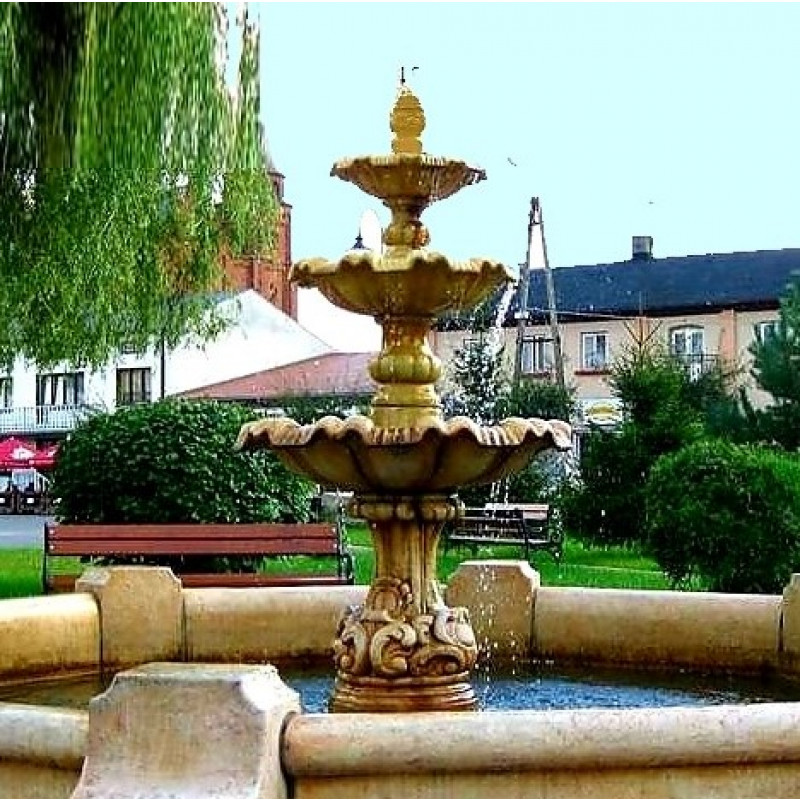Fontanna Trzypoziomowa z szyszką
