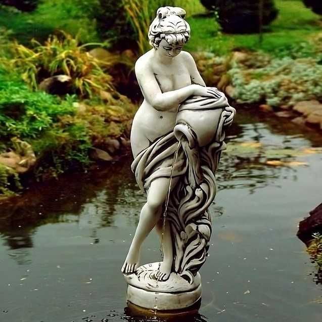 Figura Kobieta z dzbanem