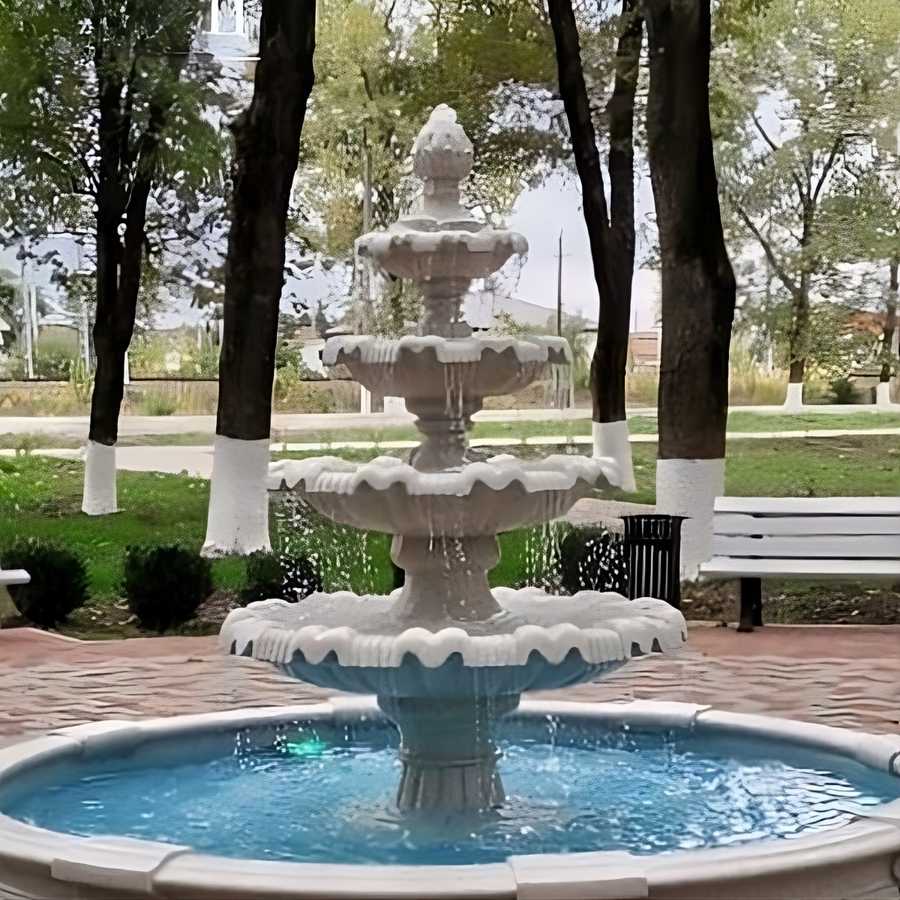 Fontanna Czteropoziomowa Szyszka / Gołąbki