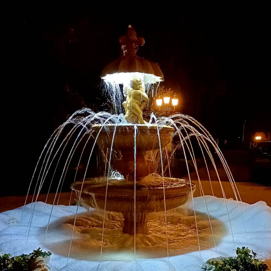 Fontanna Gemelli widok z boku